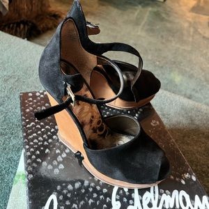 Sam Edelman black suede 7.5 platform shoes